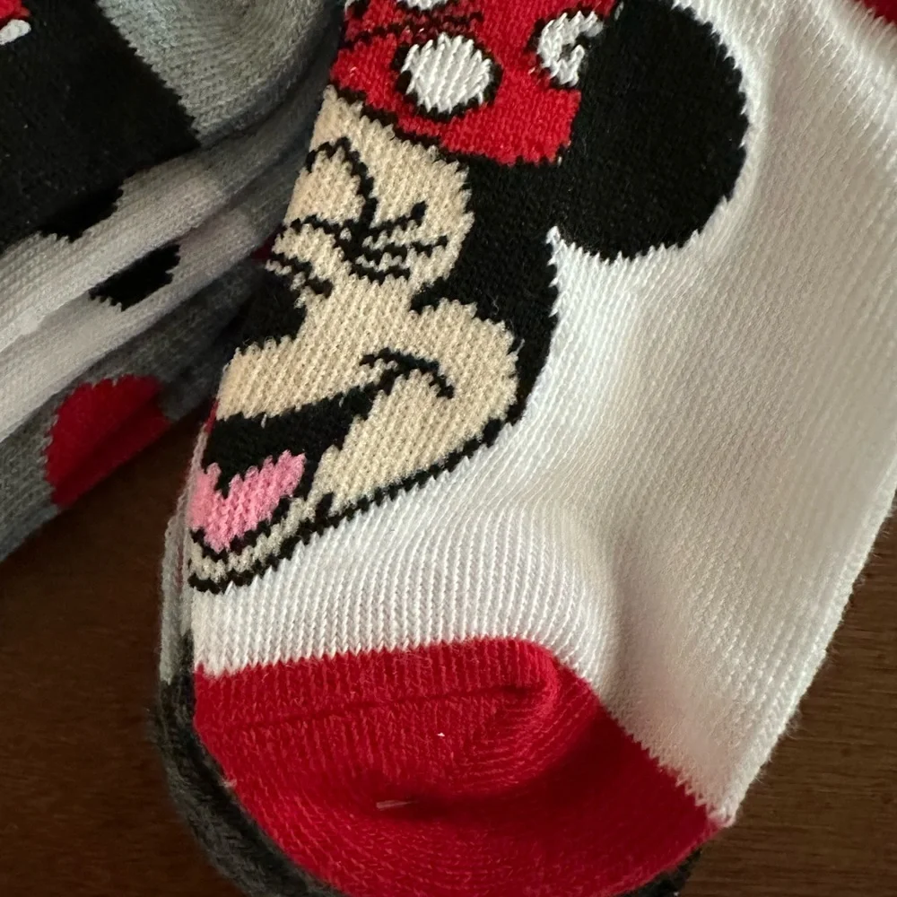 2T- 4T Disney Junior Minnie Mouse 6 pairs of low cut socks